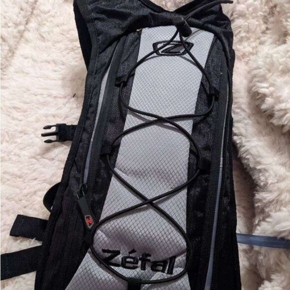 Zefal Outdoors Hiking, Biking 1.5 L Hydration Camel Water Bag Backpack - Picture 1 of 4